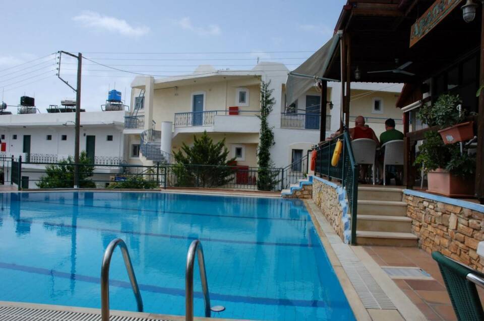 Ariadne Apartments & Studios 2