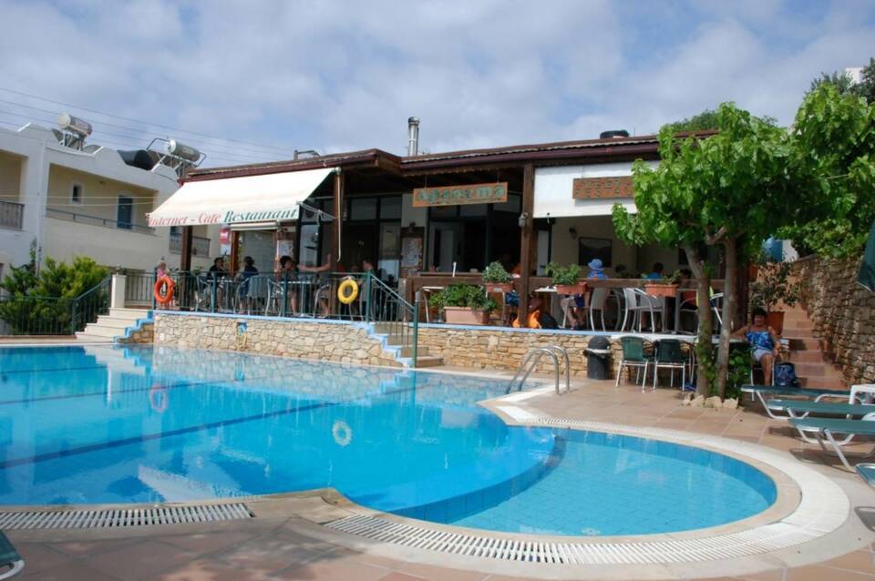Ariadne Apartments & Studios 3