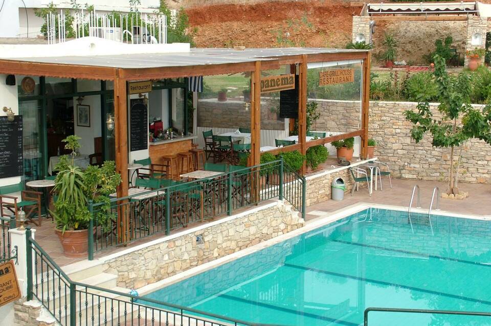 Ariadne Apartments & Studios 1
