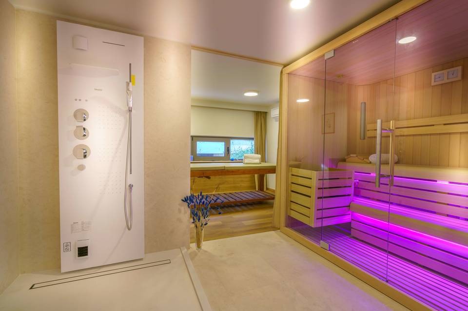 Kyma Suites Beach Hotel 4