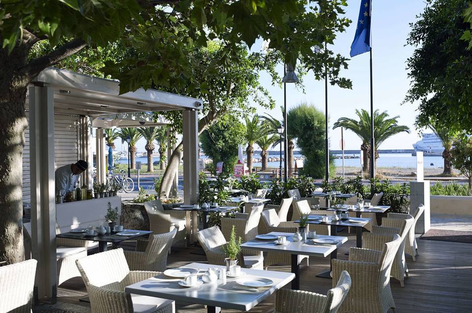 Kyma Suites Beach Hotel 5