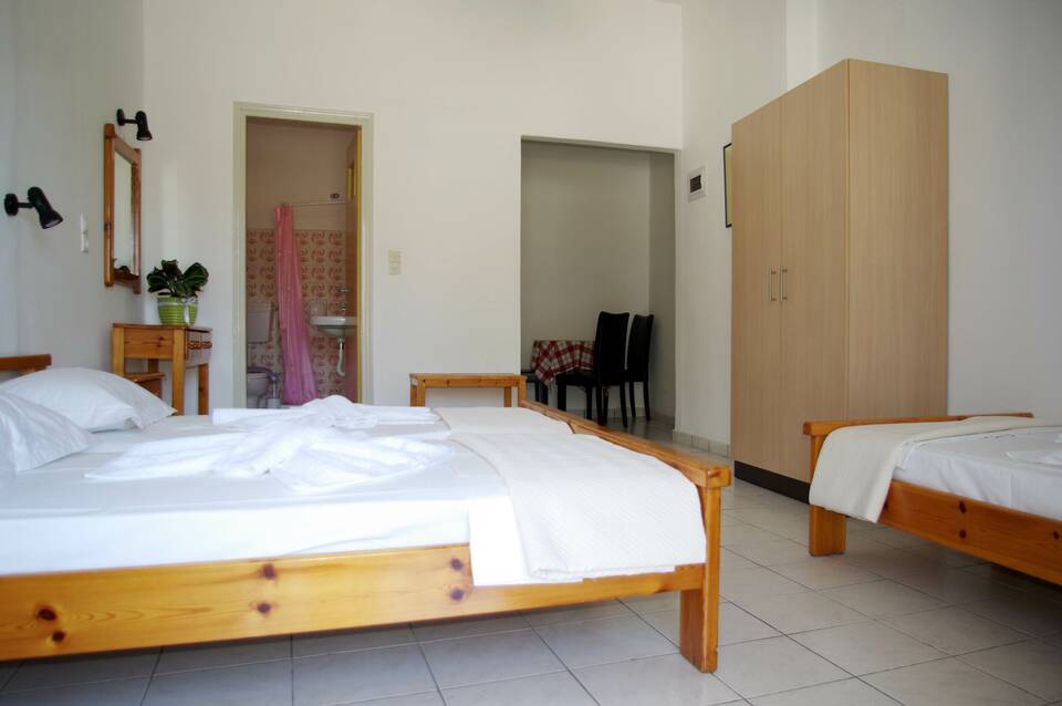 Christof Studios & Rooms 3