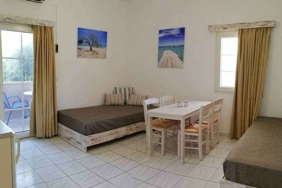 Evina Rooms & Suites 2