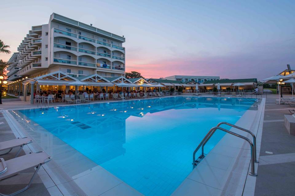 Apollo Beach Hotel 3