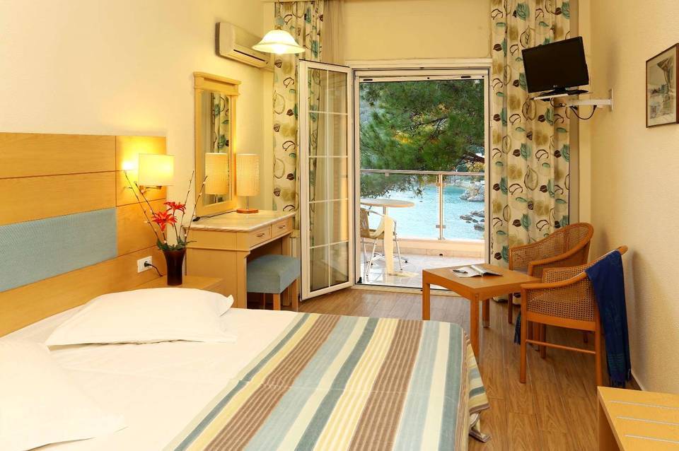 Akrotiri Beach Resort Hotel 3