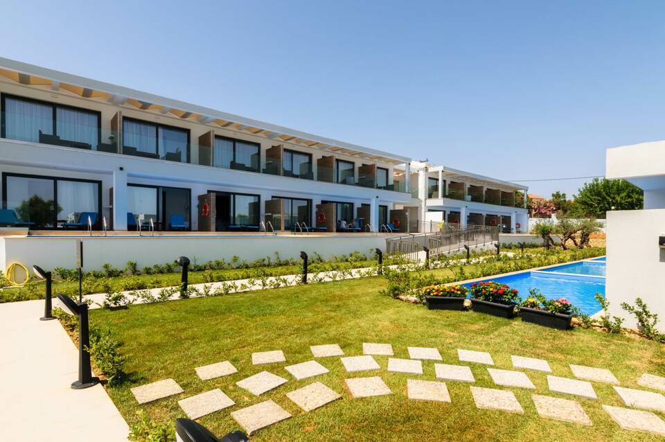 Cavo Orient Beach Hotel 2