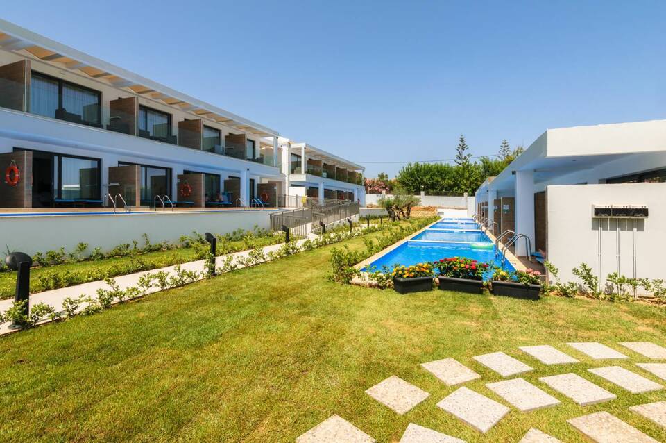 Cavo Orient Beach Hotel 5