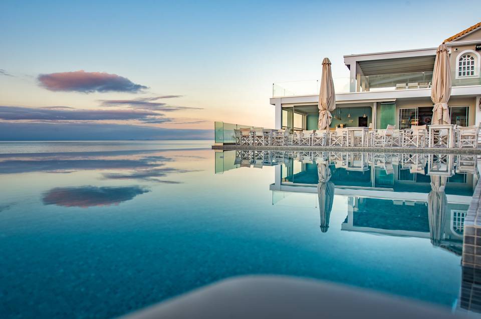 Alexandra Beach Resort & Spa 2
