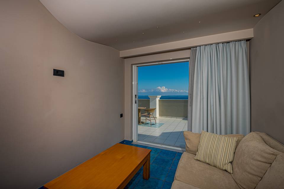 Alexandra Beach Resort & Spa 3