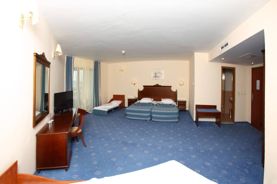 Pelican Hotel 1
