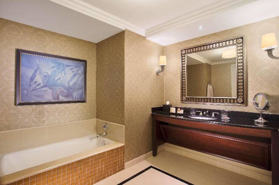 Waldorf Astoria Orlando - An Official Walt Disney World® Hotel 3