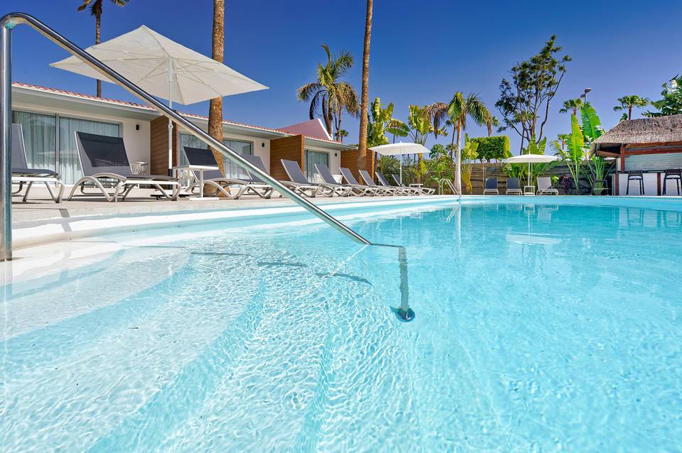 Sanom Beach Resort 1