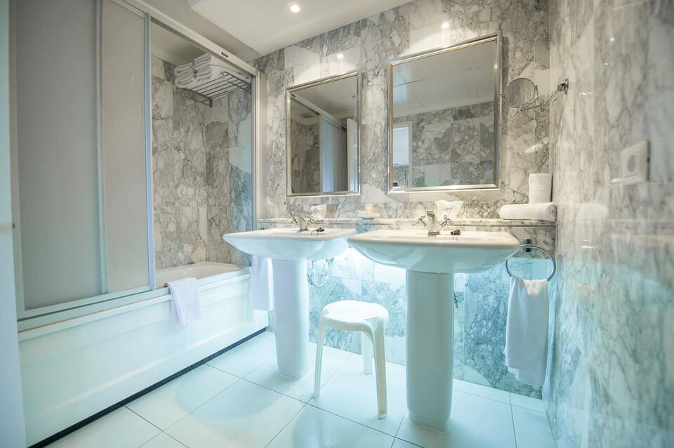 Ona Beverly Hills Heights 1