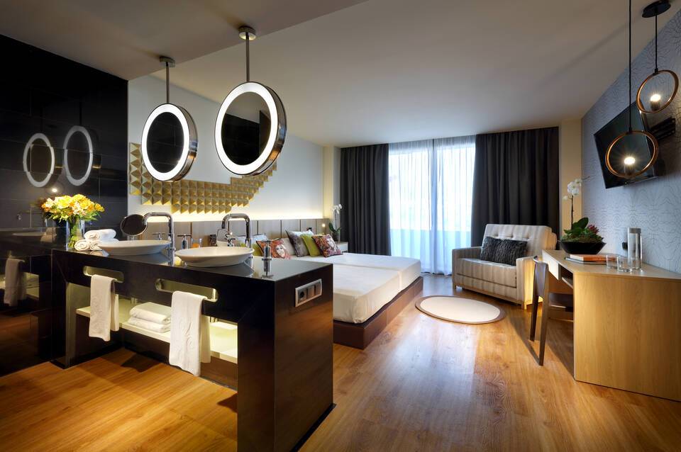 Hard Rock Hotel Tenerife 5