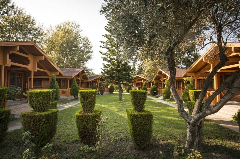 Sandy's Studios & Log-Villas 3