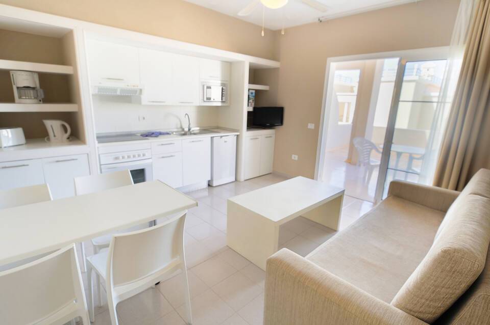 Los Olivos Beach Resort 5