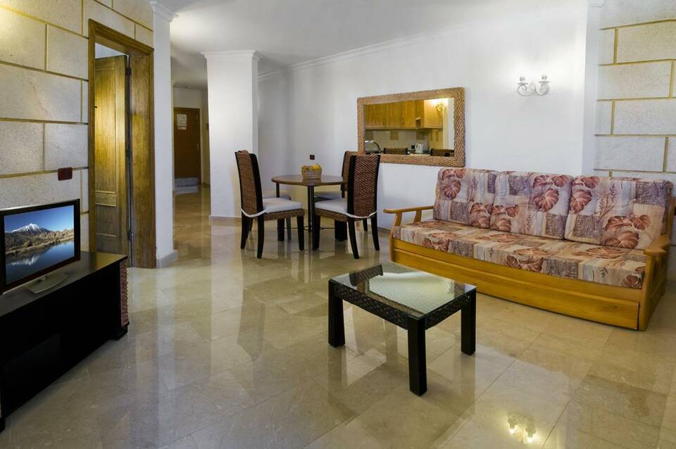 Las Piramides Resort 4