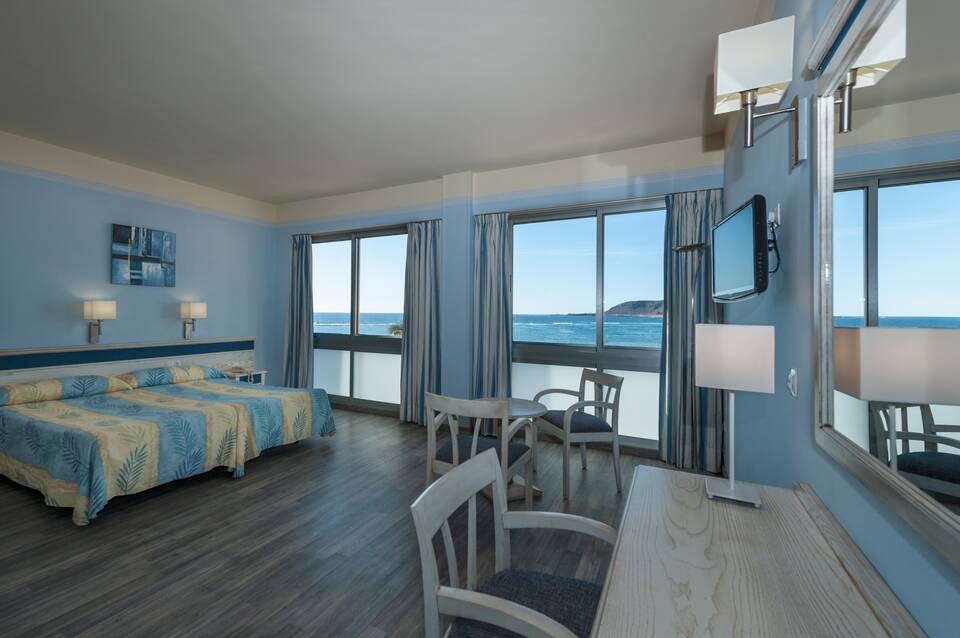 Apartamentos Colon Playa 1