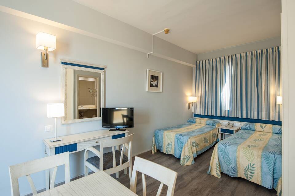 Apartamentos Colon Playa 4