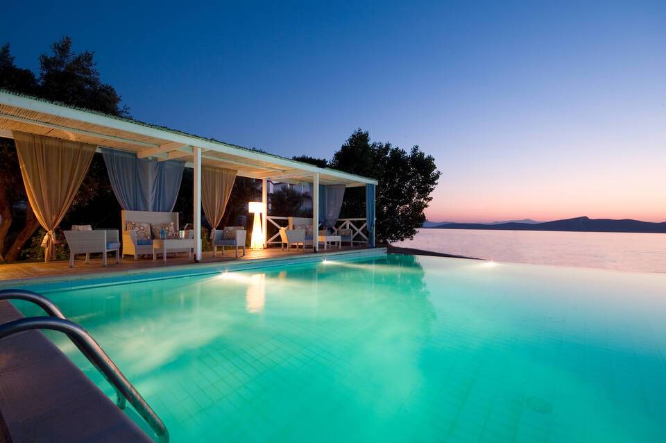 Venus Beach Bungalows Hotel 1