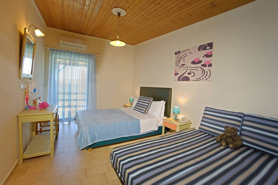 Venus Beach Bungalows Hotel 3