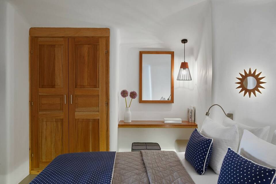 La Perla Villas & Suites 1