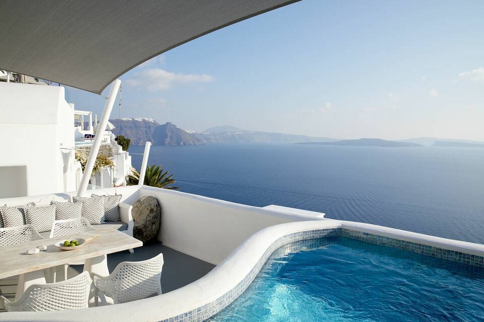 La Perla Villas & Suites 5