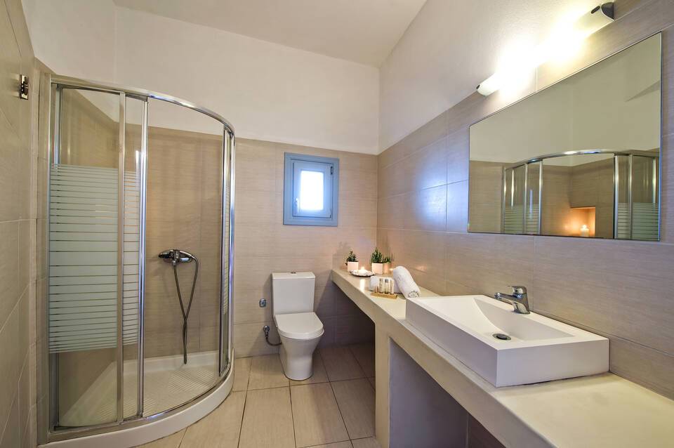 Apanemo Hotel And Suites 2