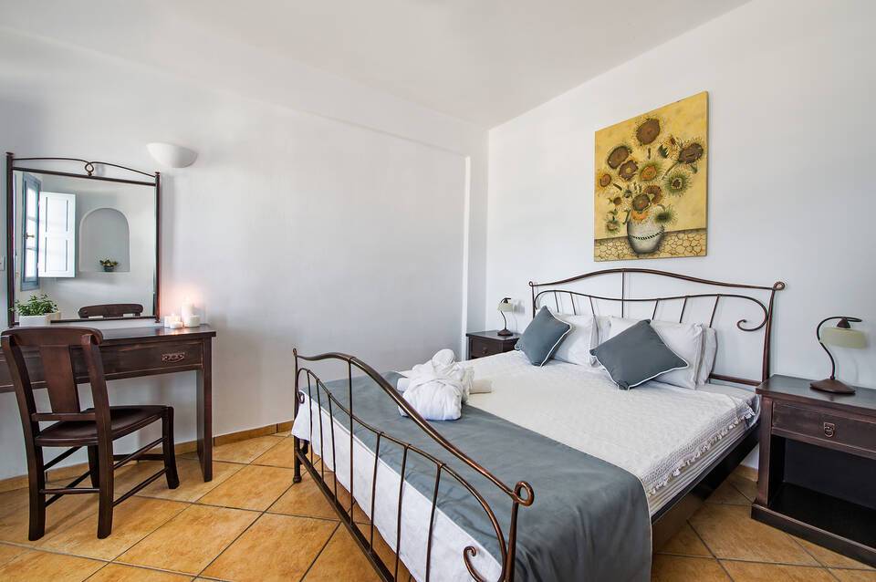 Apanemo Hotel And Suites 3