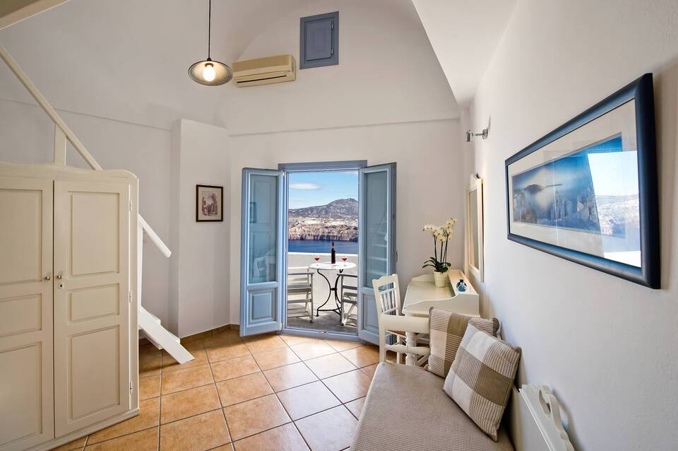 Apanemo Hotel And Suites 4