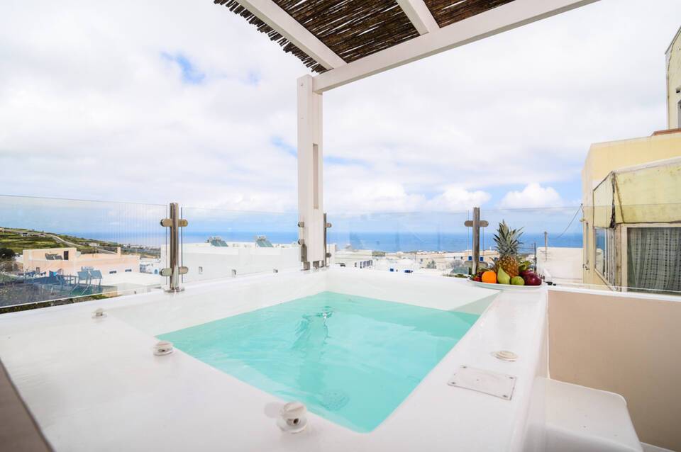 Santorini Suite Home 1
