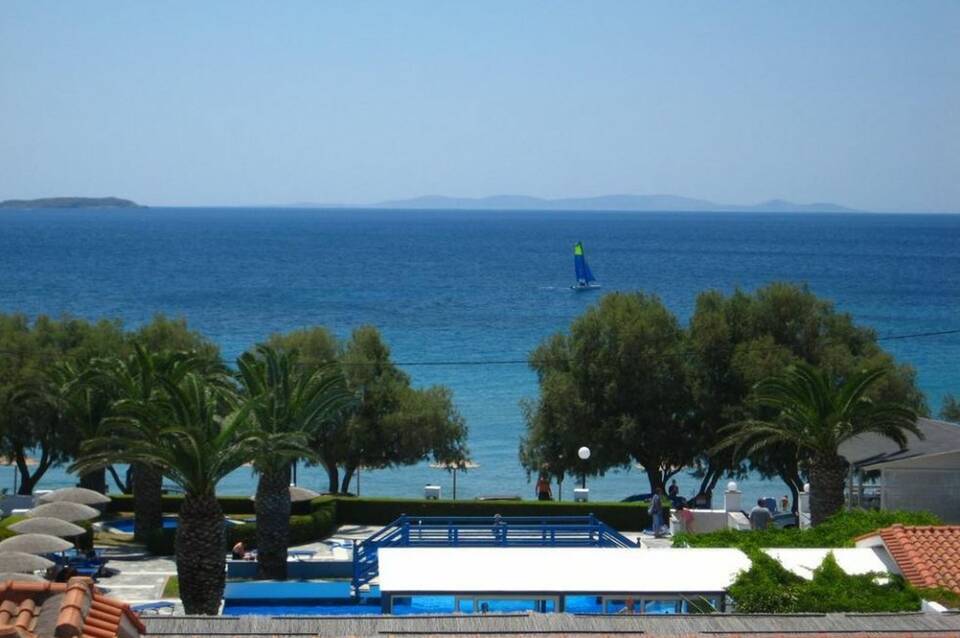 Zefiros Beach Hotel 1