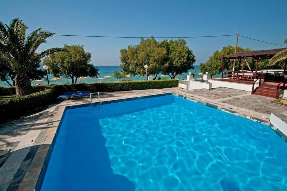 Zefiros Beach Hotel 5