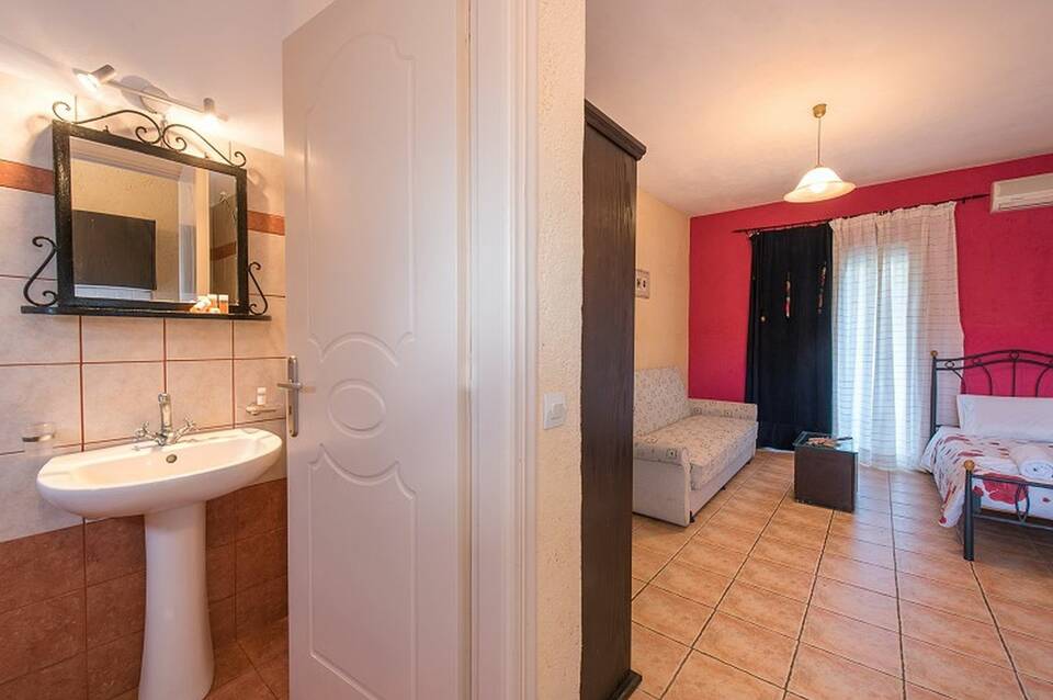 Pansion Porto Tsi Ostrias 5