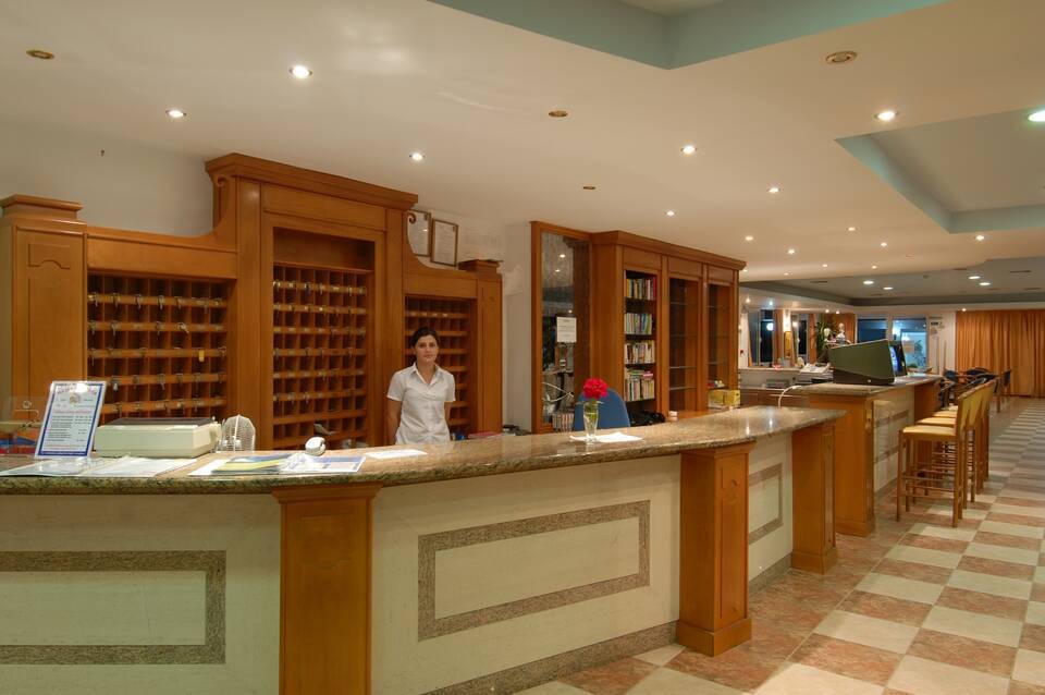 Planos Deluxe Hotel 3