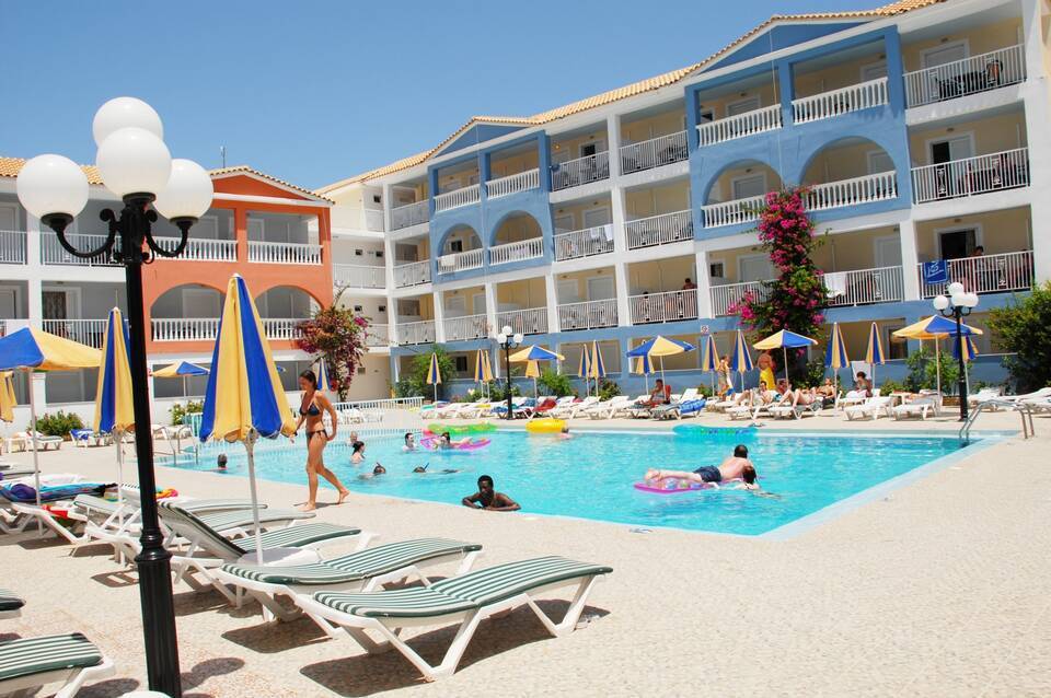 Planos Deluxe Hotel 1