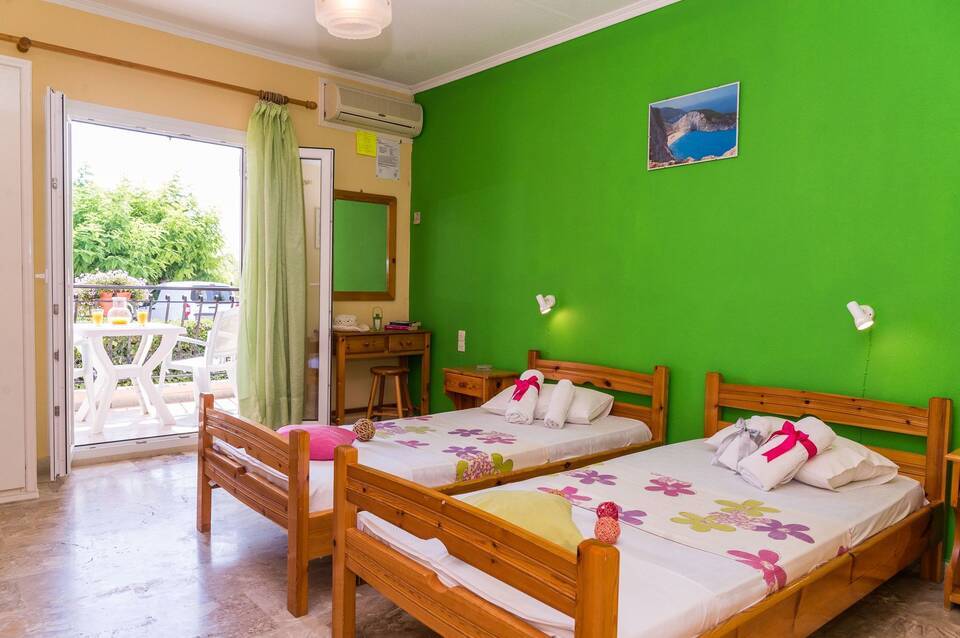 Roussa's Apartments 3