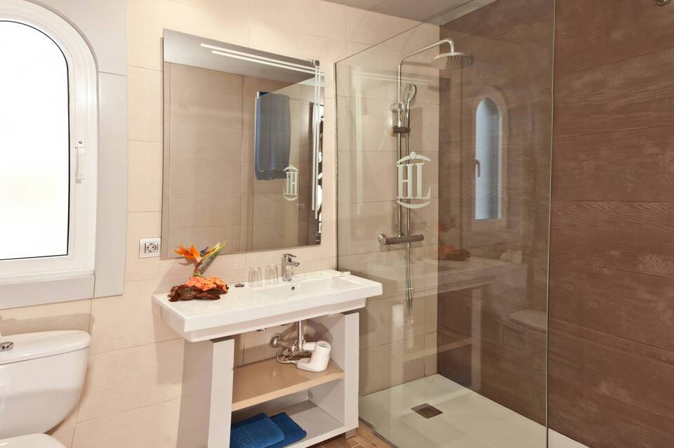 HL Paradise Island Hotel 4