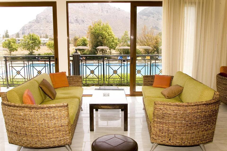 Delfinia Resort Hotel 4