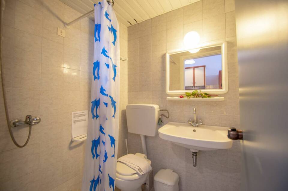 Agoulos Beach Hotel 5