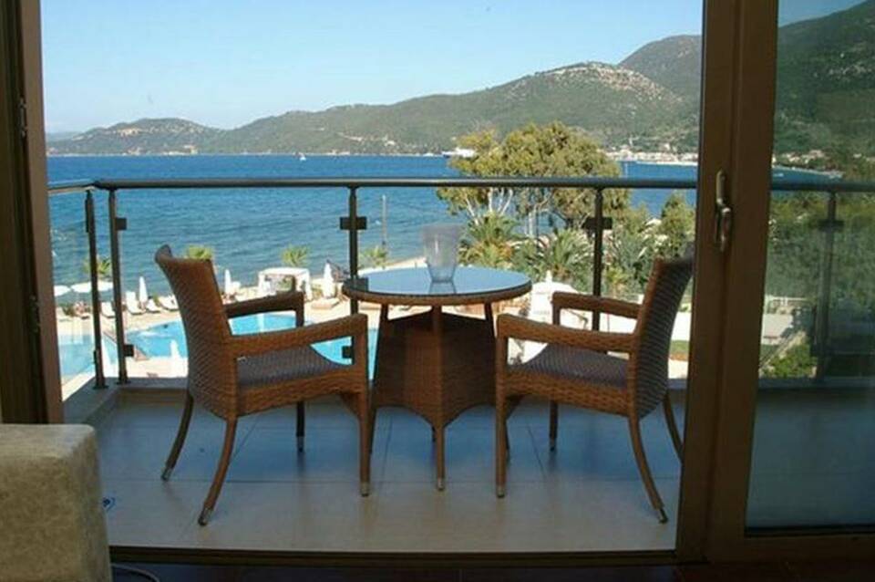 Ionian Emerald 2