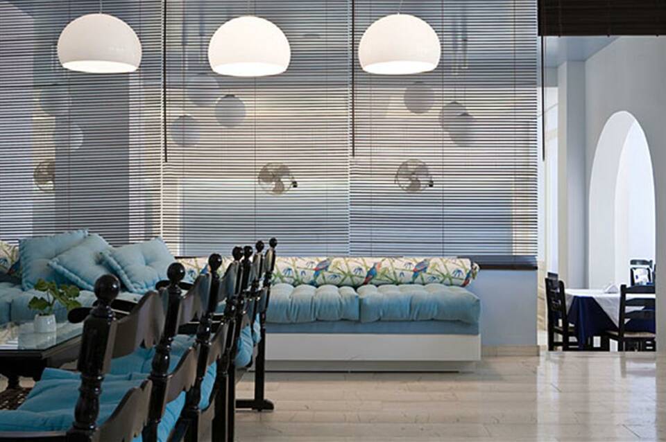 Kamari Beach Hotel 1