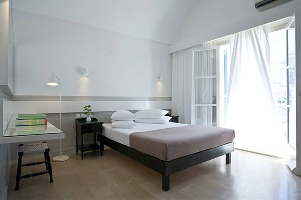 Kamari Beach Hotel 4