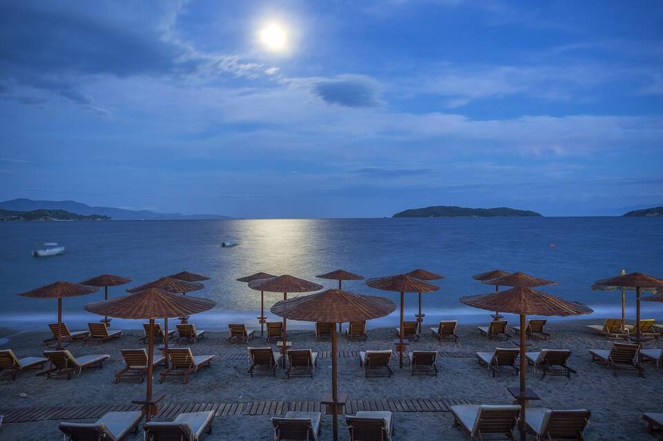 KBR Kassandra Bay Resort & Spa 1
