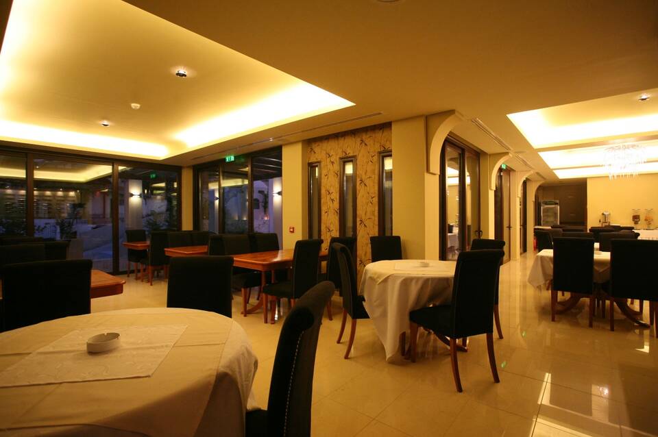 Tesoro Hotel 3