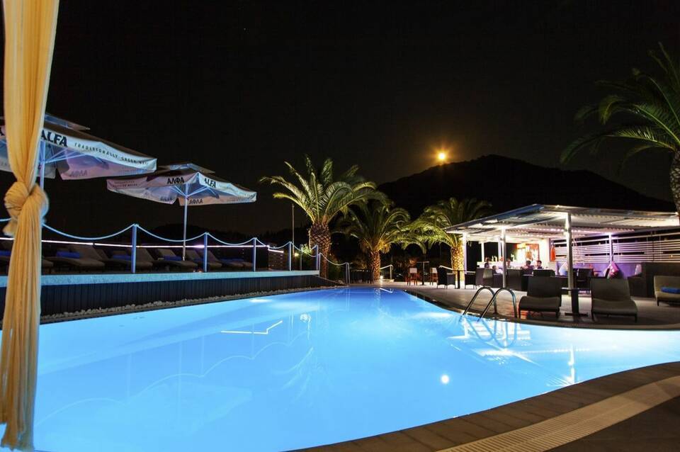 Armonia Luxury Hotel 5