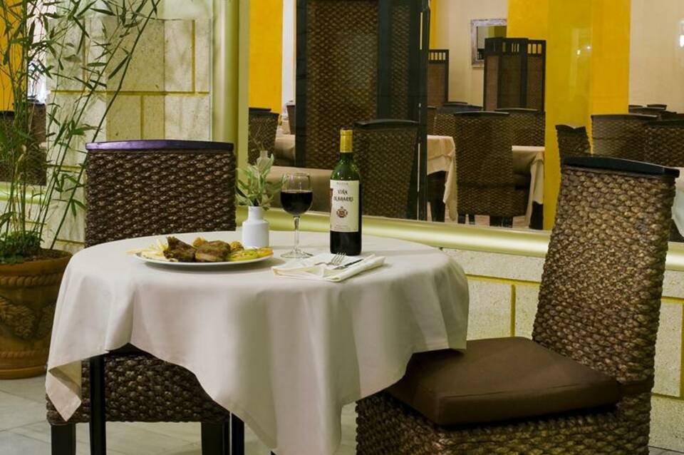 Las Piramides Resort 5