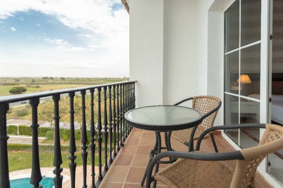Hotel Abades Benacazon 5
