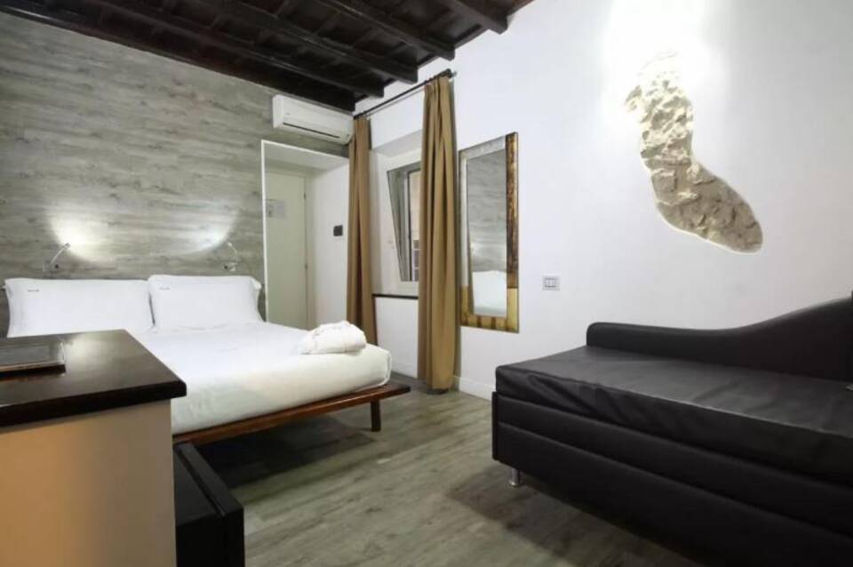 iRooms Spanish Steps 2
