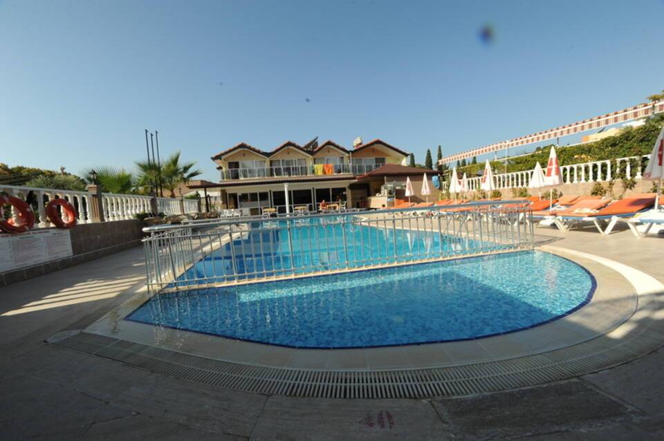 Sayanora Hotel 3